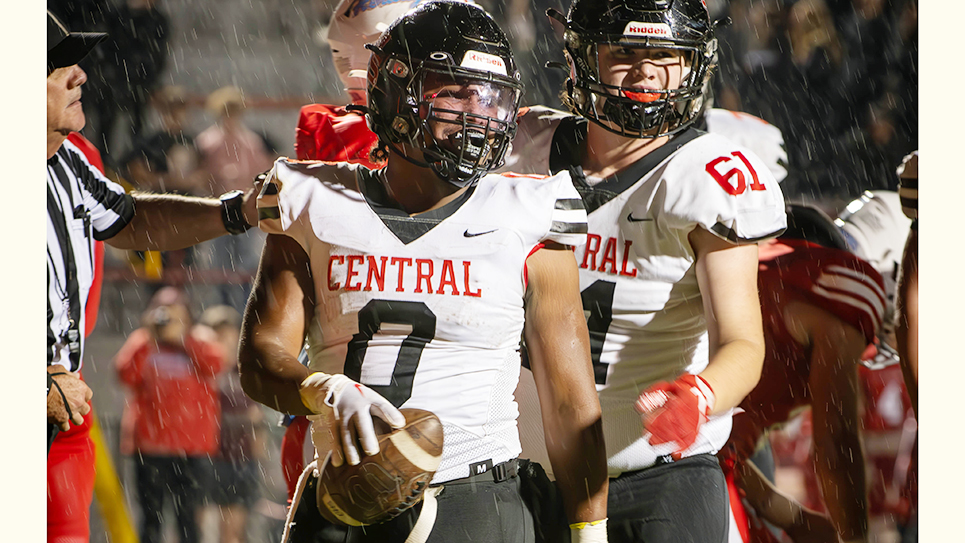 Central claims playoff berth, 41-33