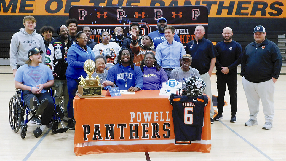 Soles Jr., PHS sack leader, signs with UK